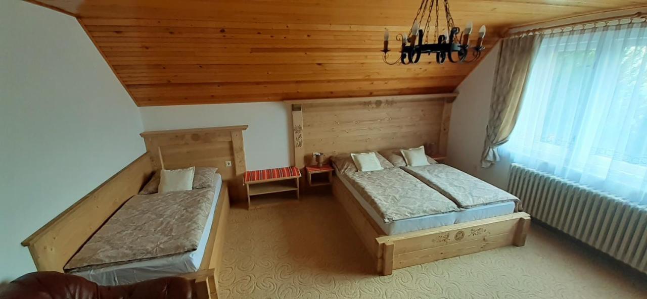 Apartman Astra V Zdiari Exteriör bild